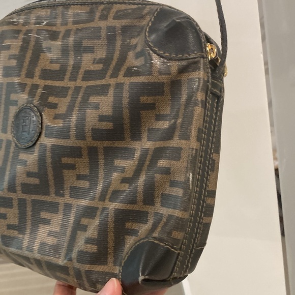 🌊Vintage 100% Authentic Fendi Crossbody Bag🌊 - Picture 6 of 11